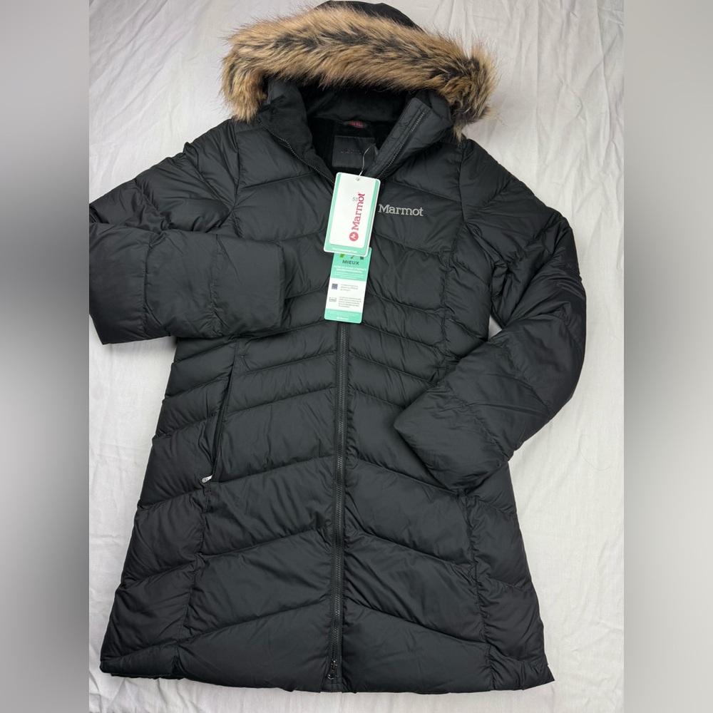 Marmot Women's Montreal Coat is a 700-fill down puffer jacket NEW size Small